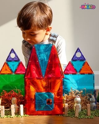 🎁 Hledáte dárek, který nezapadne mezi ostatní hračky? Magna Tiles stavebnice je hračka i pomůcka pro rozvoj motoriky,...